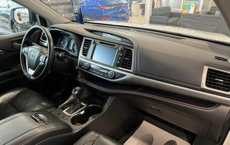 Toyota Highlander III, 2018 год, 4 199 000 рублей, 13 фотография