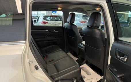 Toyota Highlander III, 2018 год, 4 199 000 рублей, 17 фотография