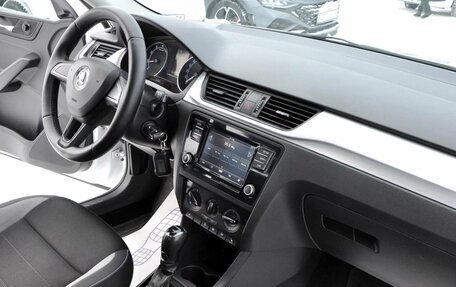 Skoda Rapid I, 2018 год, 1 350 000 рублей, 11 фотография