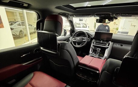 Toyota Land Cruiser, 2025 год, 13 300 000 рублей, 10 фотография