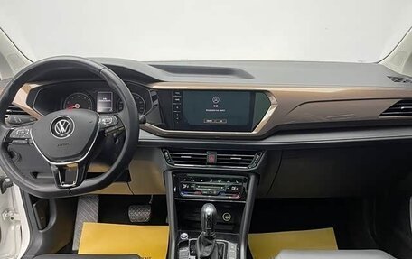 Volkswagen Tharu, 2022 год, 1 900 000 рублей, 8 фотография