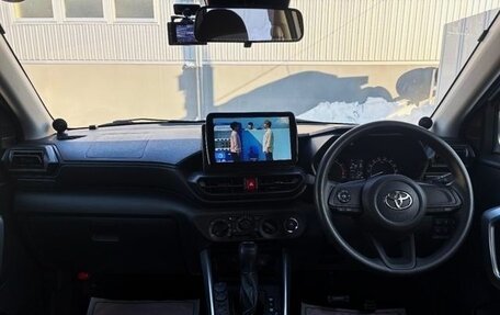 Toyota Raize I, 2022 год, 1 050 000 рублей, 10 фотография
