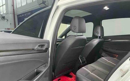 Volkswagen Golf VIII, 2023 год, 1 970 000 рублей, 6 фотография