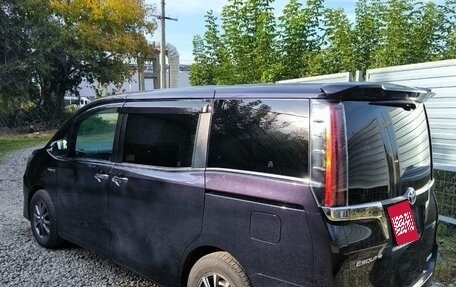 Toyota Esquire I, 2018 год, 2 280 000 рублей, 2 фотография