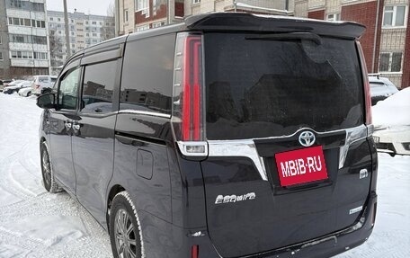 Toyota Esquire I, 2018 год, 2 280 000 рублей, 10 фотография