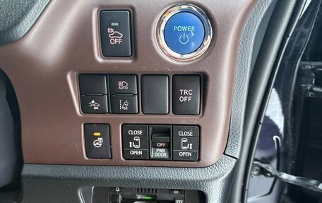 Toyota Esquire I, 2018 год, 2 280 000 рублей, 25 фотография