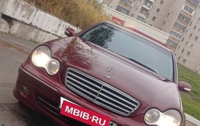 Mercedes-Benz C-Класс, 2004 год, 800 000 рублей, 1 фотография