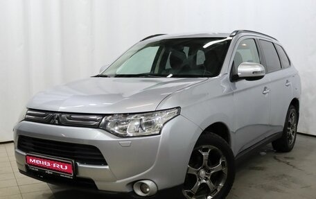 Mitsubishi Outlander III рестайлинг 3, 2012 год, 1 200 000 рублей, 1 фотография