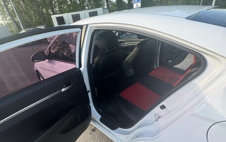 Hyundai Avante, 2018 год, 1 350 000 рублей, 10 фотография