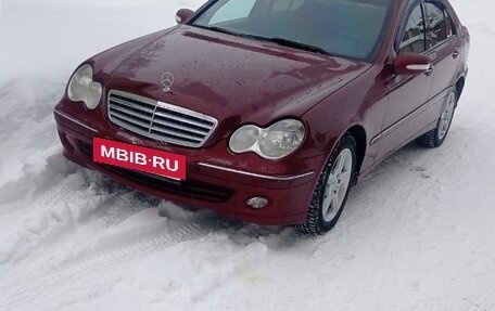 Mercedes-Benz C-Класс, 2004 год, 800 000 рублей, 3 фотография