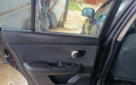 Nissan Tiida, 2010 год, 750 000 рублей, 11 фотография