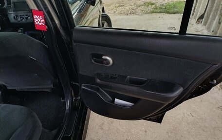 Nissan Tiida, 2010 год, 750 000 рублей, 13 фотография