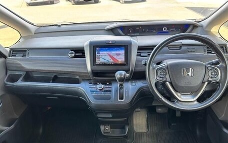 Honda Freed I, 2016 год, 900 000 рублей, 7 фотография