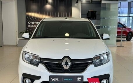 Renault Logan II, 2018 год, 957 000 рублей, 2 фотография