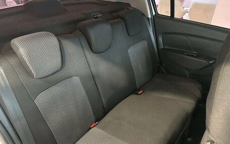 Renault Logan II, 2018 год, 957 000 рублей, 10 фотография