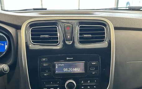 Renault Logan II, 2018 год, 957 000 рублей, 13 фотография