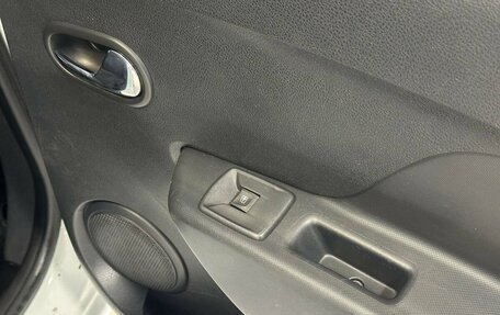 Renault Logan II, 2018 год, 957 000 рублей, 11 фотография