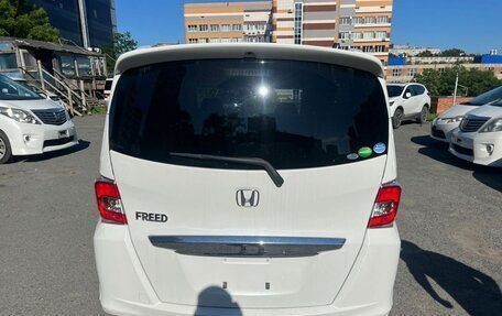 Honda Freed I, 2016 год, 1 050 000 рублей, 5 фотография