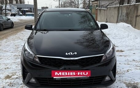 KIA Rio IV, 2021 год, 1 800 000 рублей, 2 фотография