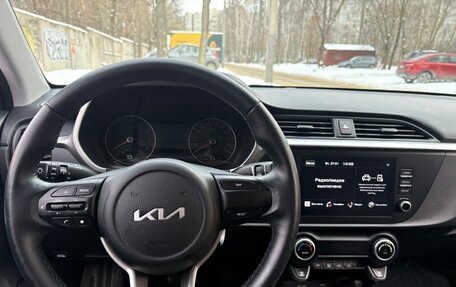 KIA Rio IV, 2021 год, 1 800 000 рублей, 10 фотография