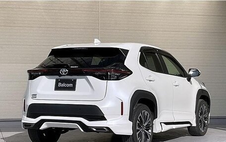 Toyota Yaris Cross, 2022 год, 1 357 000 рублей, 6 фотография