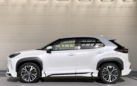 Toyota Yaris Cross, 2022 год, 1 357 000 рублей, 7 фотография