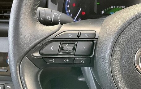 Toyota Yaris Cross, 2022 год, 1 357 000 рублей, 13 фотография