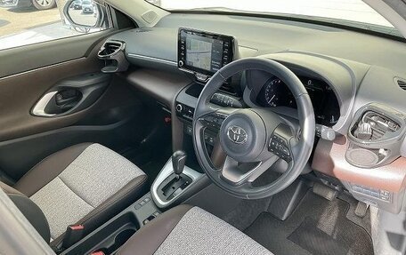 Toyota Yaris Cross, 2022 год, 1 357 000 рублей, 12 фотография