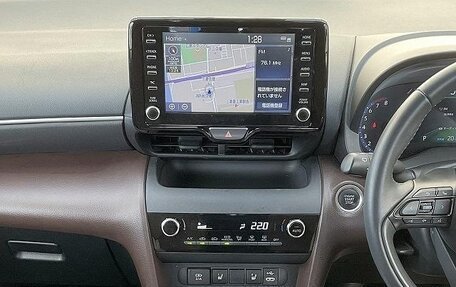 Toyota Yaris Cross, 2022 год, 1 357 000 рублей, 18 фотография