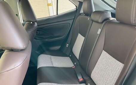 Toyota Yaris Cross, 2022 год, 1 357 000 рублей, 22 фотография