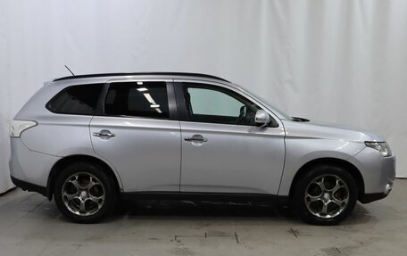 Mitsubishi Outlander III рестайлинг 3, 2012 год, 1 200 000 рублей, 7 фотография