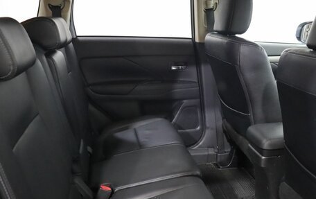 Mitsubishi Outlander III рестайлинг 3, 2012 год, 1 200 000 рублей, 22 фотография