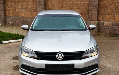 Volkswagen Jetta VI, 2015 год, 810 000 рублей, 2 фотография