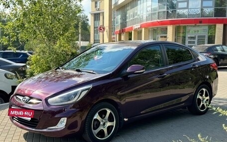 Hyundai Solaris II рестайлинг, 2012 год, 1 080 000 рублей, 2 фотография