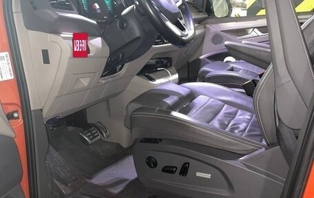 Volkswagen Multivan, 2021 год, 8 300 000 рублей, 7 фотография