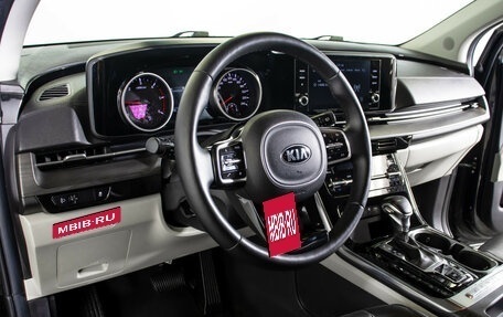 KIA Carnival, 2021 год, 3 750 000 рублей, 24 фотография