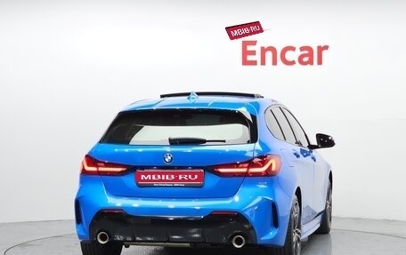 BMW 1 серия, 2021 год, 2 550 000 рублей, 1 фотография