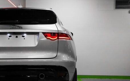 Jaguar F-Pace, 2017 год, 3 250 000 рублей, 13 фотография