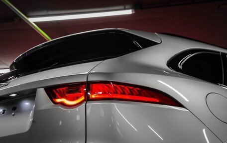 Jaguar F-Pace, 2017 год, 3 250 000 рублей, 15 фотография