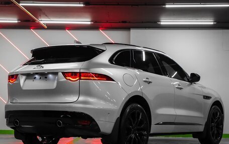 Jaguar F-Pace, 2017 год, 3 250 000 рублей, 10 фотография