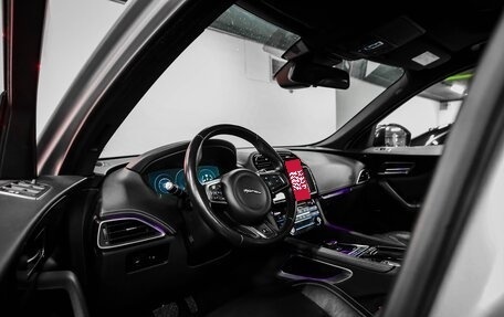 Jaguar F-Pace, 2017 год, 3 250 000 рублей, 17 фотография