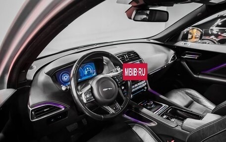 Jaguar F-Pace, 2017 год, 3 250 000 рублей, 18 фотография