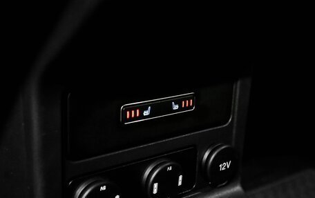 Jaguar F-Pace, 2017 год, 3 250 000 рублей, 31 фотография