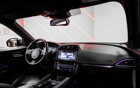 Jaguar F-Pace, 2017 год, 3 250 000 рублей, 22 фотография