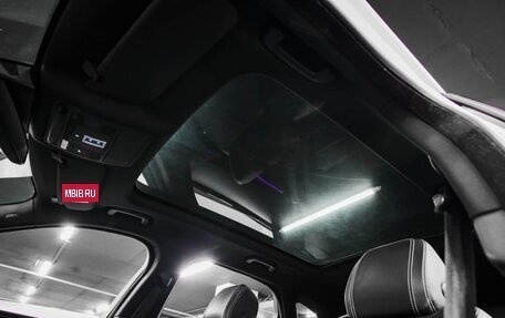 Jaguar F-Pace, 2017 год, 3 250 000 рублей, 28 фотография