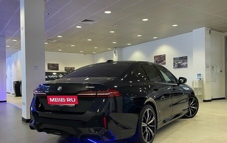 BMW 5 серия, 2024 год, 8 197 000 рублей, 2 фотография