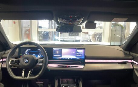 BMW 5 серия, 2024 год, 8 197 000 рублей, 19 фотография