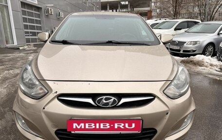Hyundai Solaris II рестайлинг, 2012 год, 679 000 рублей, 9 фотография