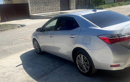 Toyota Corolla, 2018 год, 1 850 000 рублей, 5 фотография