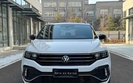 Volkswagen T-Roc I, 2022 год, 1 850 000 рублей, 2 фотография